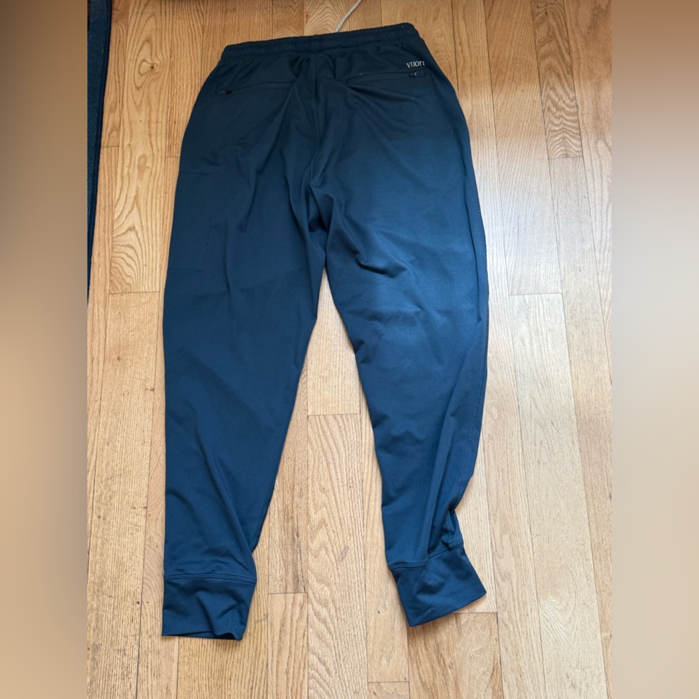 CLOSET CLOSING DEC 1-29- MAKE AN OFFER Vuori Sunday Performance Joggers - Picture 2 of 2